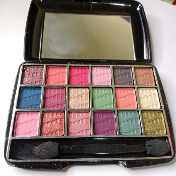 18 shades colour pallet