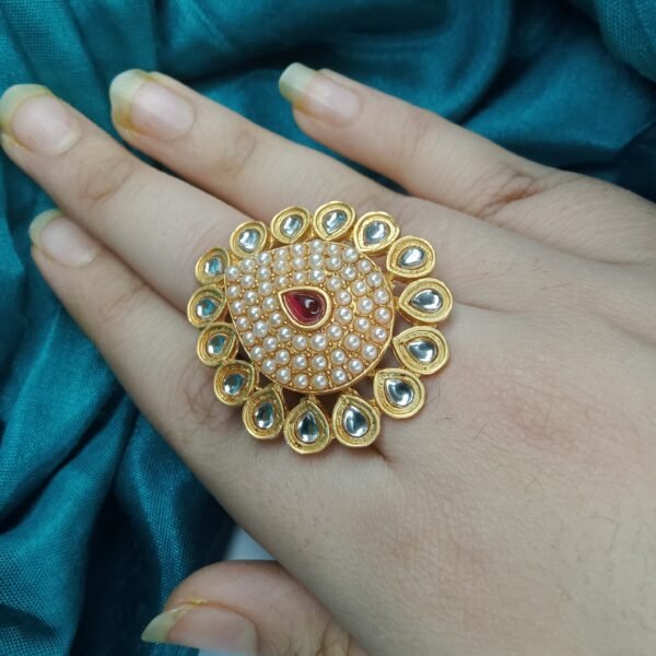 kundan moti finger ring