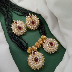 short moti mangalsutra