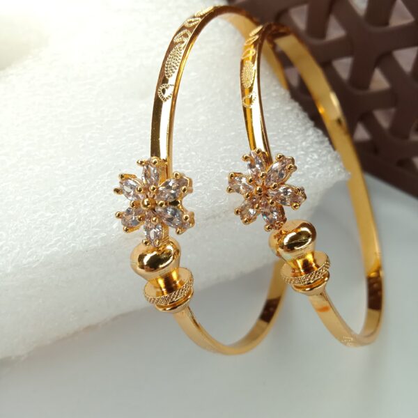 copper free size flower bangles